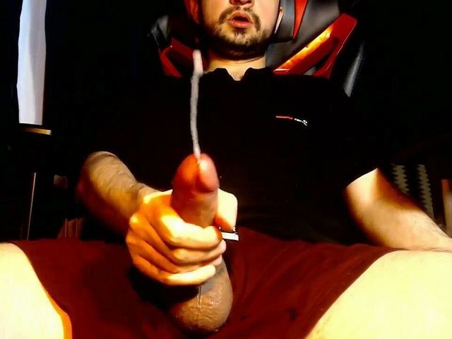 Alex Metallov is very horny male with big oil cock. BIG CUMSHOT (Alex Metallov)