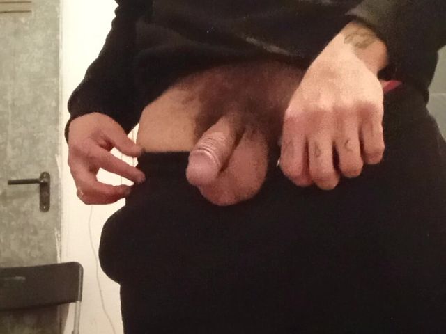 Real Amateur Hairy Guy Handjob Big Cock Milk (Amateur mann)