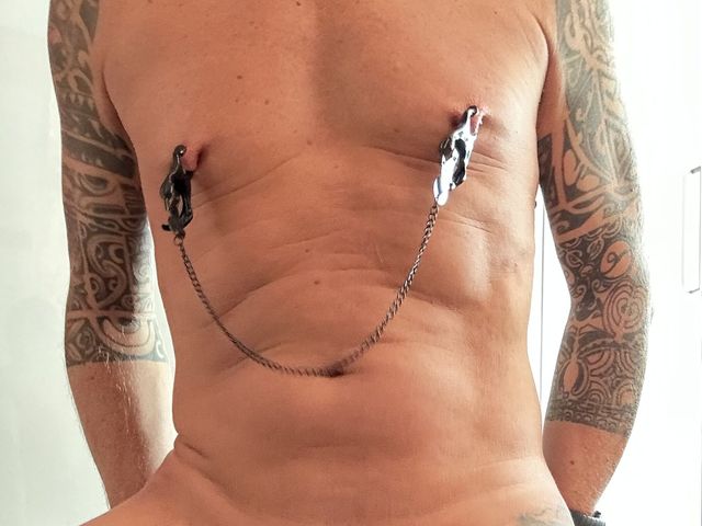 Devoncock1 - Pulling on Those Nipple Clamps (Devoncock1)