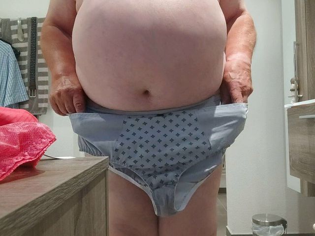 Wifes Dirty Pants (Karlchengeil)