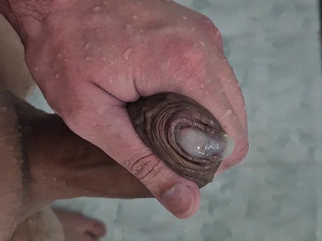 Shower Cum 1 (Lk dick)